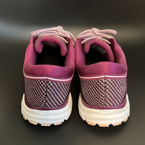 Brooks Revel 2 Athletic Shoes - Picture 4 of 5